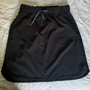 Lululemon On the Fly Skirt size 8